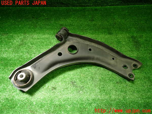 1UPJ-9229285186]ヤリス(YARIS) クロス ハイブリッド(MXPJ15)左フロントロアアーム1 中古_2