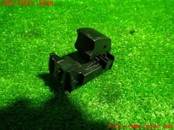 1UPJ-9229286245]ヤリス(YARIS) クロス ハイブリッド(MXPJ15)左前パワーウィンドウスイッチ 中古_2