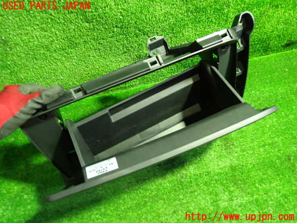 1UPJ-9229287516]ヤリス(YARIS) クロス ハイブリッド(MXPJ15)グローブボックス1 中古_2