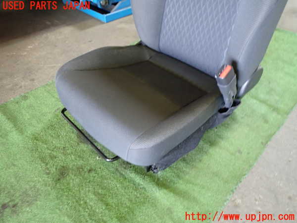 1UPJ-9229287035]ヤリス(YARIS) クロス ハイブリッド(MXPJ15)運転席シート 中古_3
