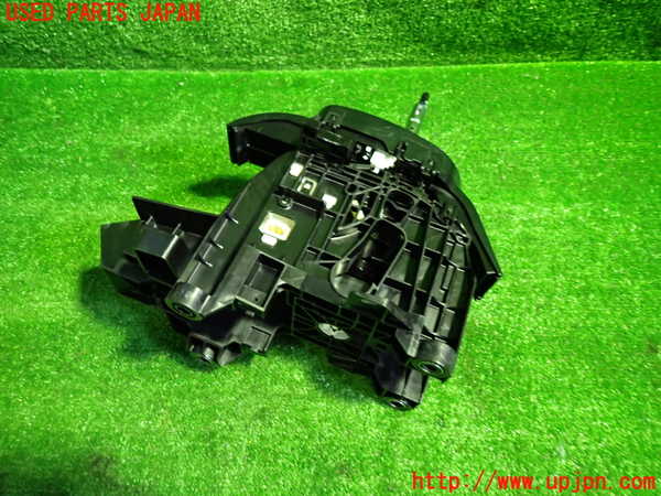1UPJ-9229287555]ヤリス(YARIS) クロス ハイブリッド(MXPJ15)ATシフトレバー 中古_2