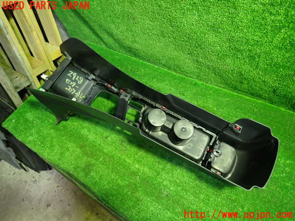 1UPJ-9229287540]ヤリス(YARIS) クロス ハイブリッド(MXPJ15)センターコンソール 中古_3