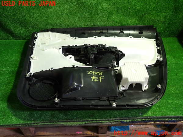 1UPJ-9229281264]ヤリス(YARIS) クロス ハイブリッド(MXPJ15)左前ドア内張り 中古_5