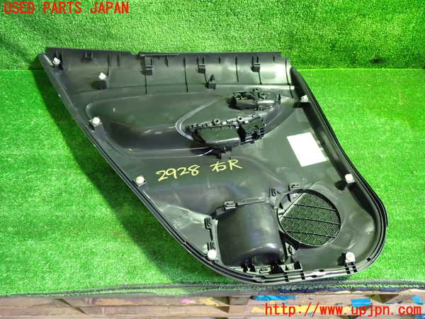 1UPJ-9229281294]ヤリス(YARIS) クロス ハイブリッド(MXPJ15)右後ドア内張り 中古_4