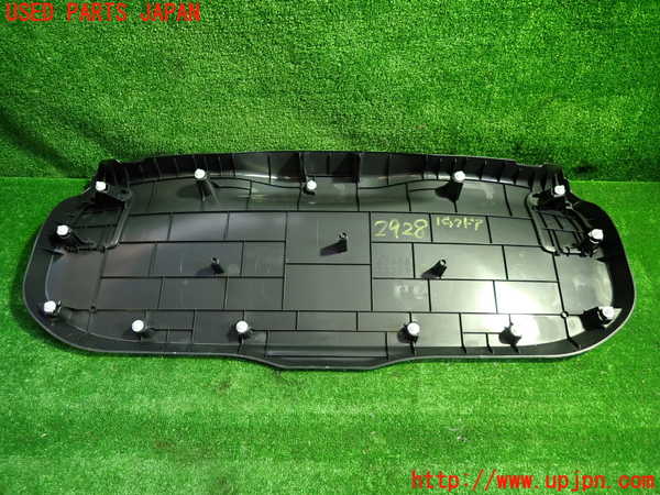 1UPJ-9229281578]ヤリス(YARIS) クロス ハイブリッド(MXPJ15)バックドア内張り 中古_4