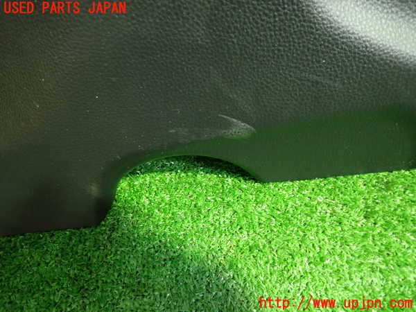 1UPJ-9229287670]ヤリス(YARIS) クロス ハイブリッド(MXPJ15)左センターピラートリム 中古_2