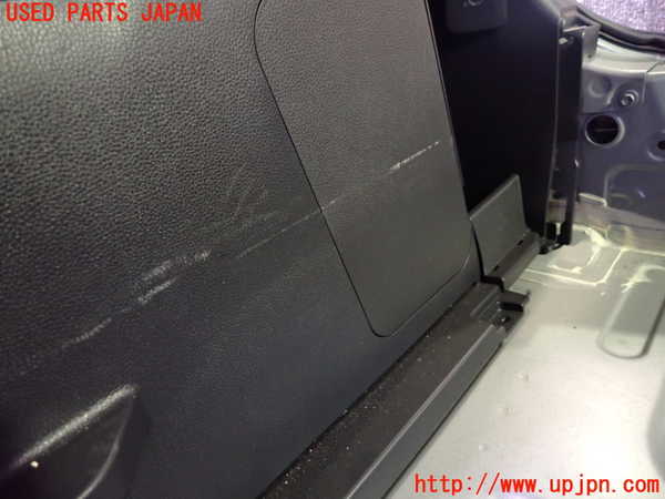 1UPJ-9229287675]ヤリス(YARIS) クロス ハイブリッド(MXPJ15)右リアピラートリム 中古_3