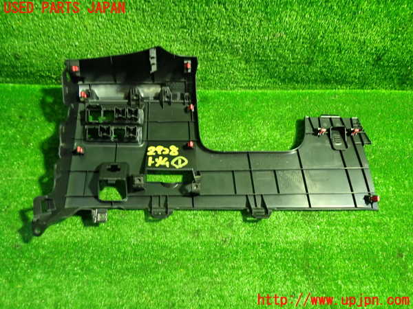 1UPJ-9229287691]ヤリス(YARIS) クロス ハイブリッド(MXPJ15)内装トリム類1 中古_3