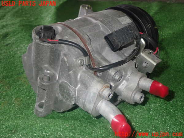 1UPJ-9229296025]ベンツ SLK350(172457)エアコンコンプレッサー 中古_3