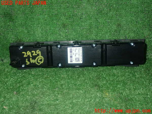 1UPJ-9229296310]ベンツ SLK350(172457)スイッチ5(ハザード　シートヒーター　横滑り防止OFF等) 中古_2