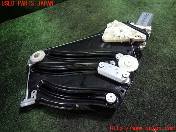 1UPJ-9229301296]ベンツ SLK200 R172(172448)右後レギュレーターモーター 中古_2