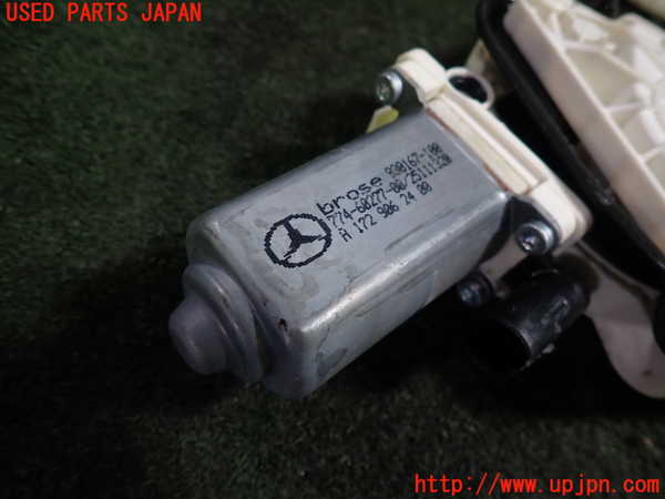 1UPJ-9229301296]ベンツ SLK200 R172(172448)右後レギュレーターモーター 中古_3