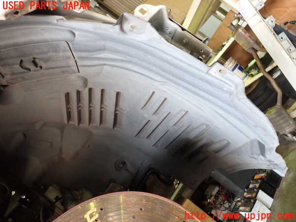 1UPJ-9229301090]ベンツ SLK200 R172(172448)右前フェンダーライナー 中古_2