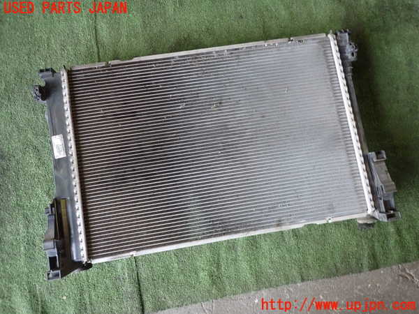 1UPJ-9229302321]ベンツ SLK200 R172(172448)ラジエーター1 中古_3