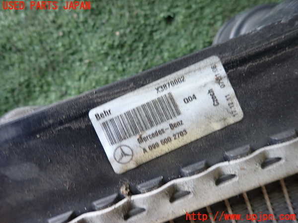 1UPJ-9229302321]ベンツ SLK200 R172(172448)ラジエーター1 中古_4
