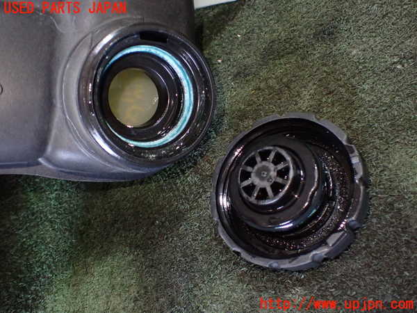 1UPJ-9229302410]ベンツ SLK200 R172(172448)ラジエータータンク 中古_4