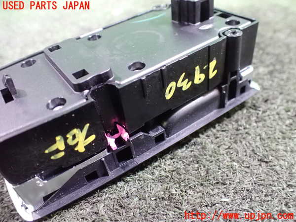 1UPJ-9229306240]ベンツ SLK200 R172(172448)右パワーウィンドウスイッチ 中古_3