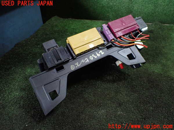 1UPJ-9229306741]ベンツ SLK200 R172(172448)ヒューズボックス1(室内) 中古_2
