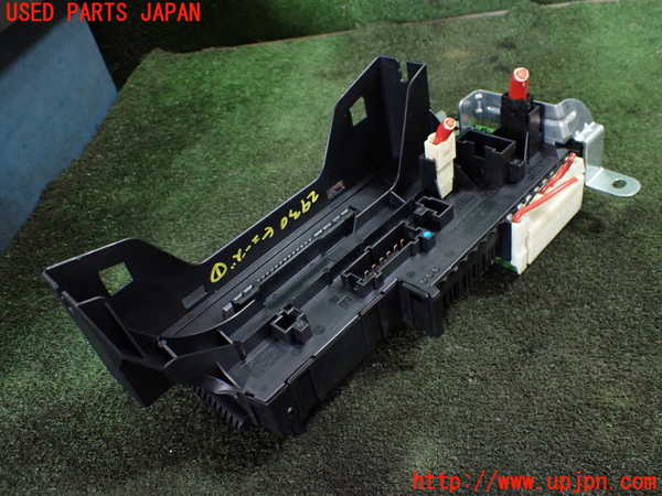 1UPJ-9229306741]ベンツ SLK200 R172(172448)ヒューズボックス1(室内) 中古_3