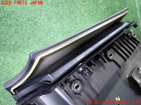 1UPJ-9229307516]ベンツ SLK200 R172(172448)グローブボックス1 中古_3