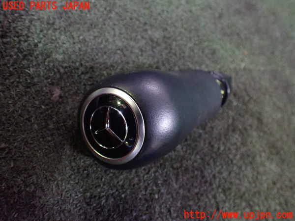1UPJ-9229307570]ベンツ SLK200 R172(172448)シフトノブ 中古_3