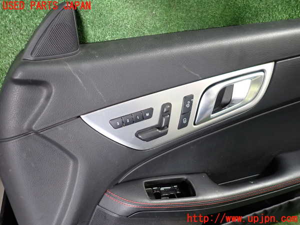 1UPJ-9229301234]ベンツ SLK200 R172(172448)右ドア内張り 中古_2