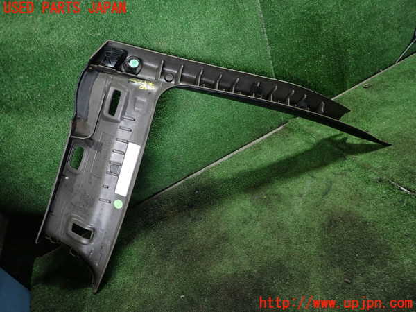 1UPJ-9229307660]ベンツ SLK200 R172(172448)左フロントピラートリム 中古_4