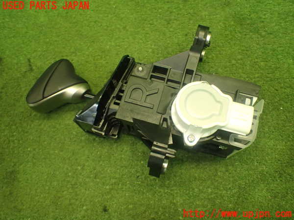 1UPJ-9229327555]レクサス・CT200h(ZWA10)ATシフトレバー 中古_3