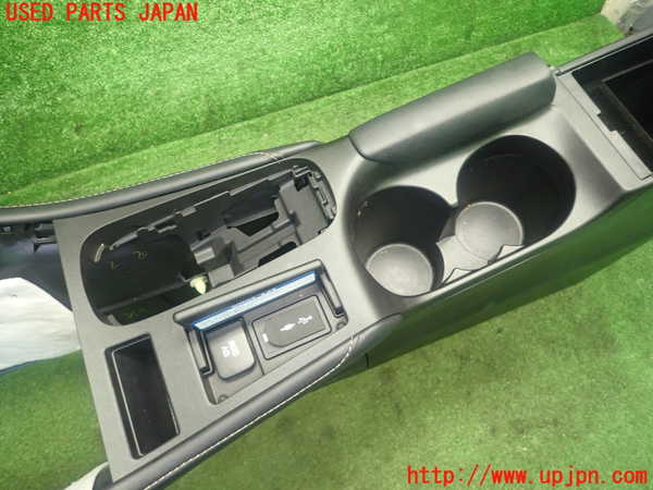 1UPJ-9229327540]レクサス・CT200h(ZWA10)センターコンソール 中古_3