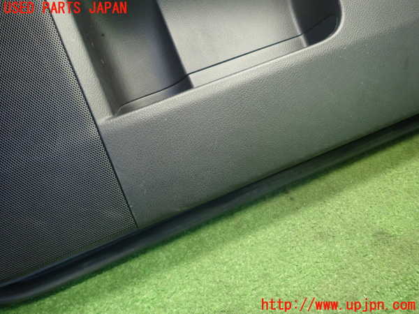 1UPJ-9229321234]レクサス・CT200h(ZWA10)右前ドア内張り 中古_4