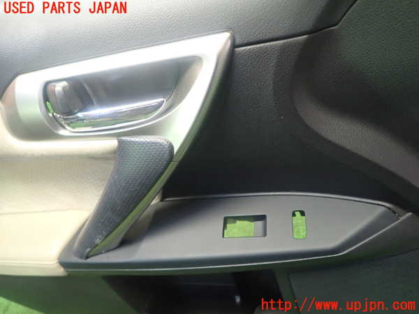 1UPJ-9229321264]レクサス・CT200h(ZWA10)左前ドア内張り 中古_2