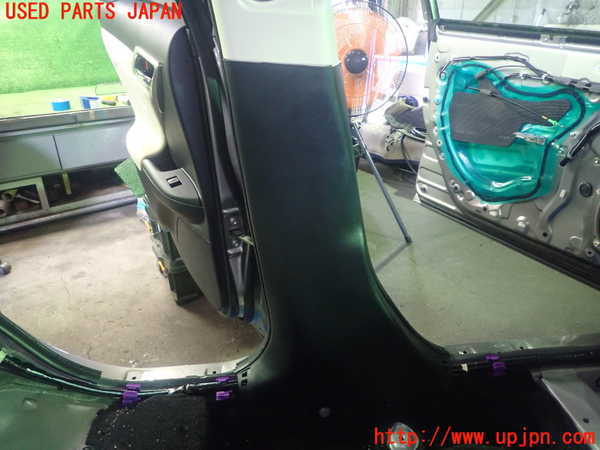 1UPJ-9229327670]レクサス・CT200h(ZWA10)左センターピラートリム 中古_3