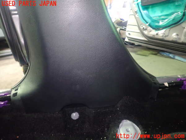 1UPJ-9229327670]レクサス・CT200h(ZWA10)左センターピラートリム 中古_4
