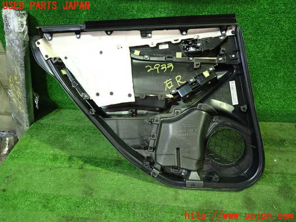 1UPJ-9229331294]レヴォーグ(VN5)右後ドア内張り 中古_5