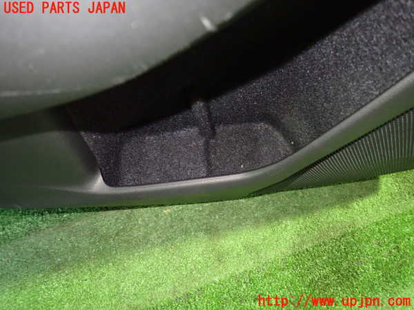 1UPJ-9229331324]レヴォーグ(VN5)左後ドア内張り 中古_4