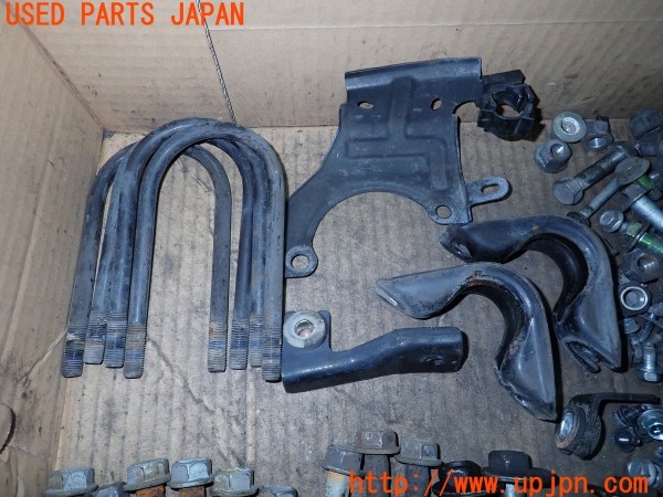 3UPJ=9229340720]キャラバン バン プレミアムGX(VW2E26)ネジ・ナット・ステー類 セット ジャンク_2
