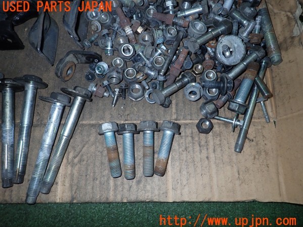 3UPJ=9229340720]キャラバン バン プレミアムGX(VW2E26)ネジ・ナット・ステー類 セット ジャンク_5
