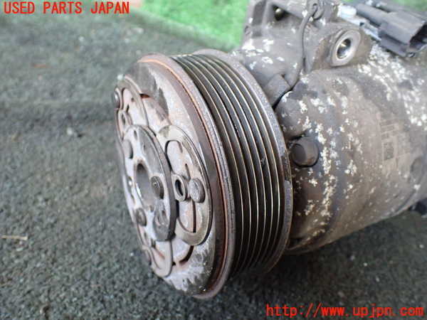 1UPJ-9229346025]NV350 キャラバン バン(VW2E26)エアコンコンプレッサー 中古_3