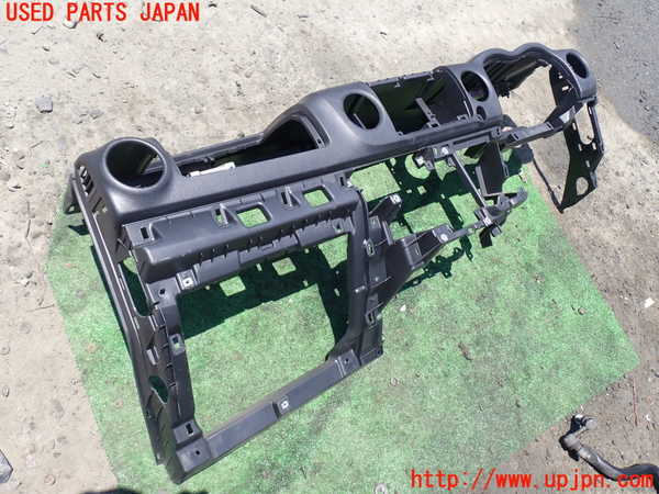1UPJ-9229347505]NV350 キャラバン バン(VW2E26)ダッシュボード 中古_3