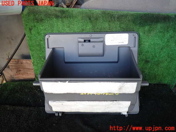 1UPJ-9229347516]NV350 キャラバン バン(VW2E26)グローブボックス1 中古_4