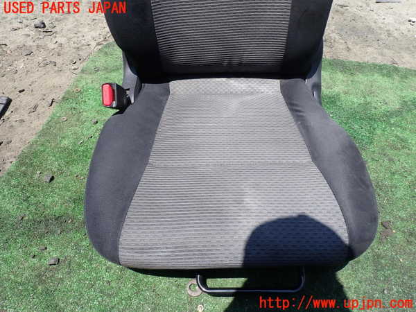 1UPJ-9229347065]NV350 キャラバン バン(VW2E26)助手席シート 中古_3