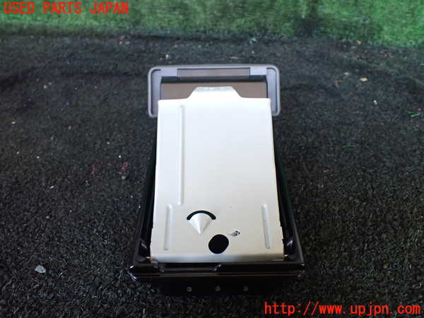 1UPJ-9229347821]NV350 キャラバン バン(VW2E26)灰皿1 中古_3