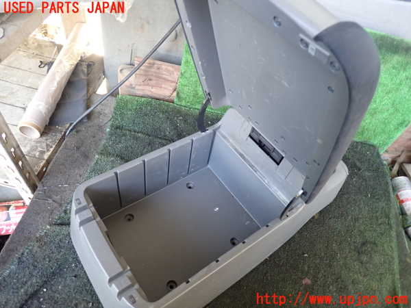 1UPJ-9229347540]NV350 キャラバン バン(VW2E26)センターコンソール 中古_4