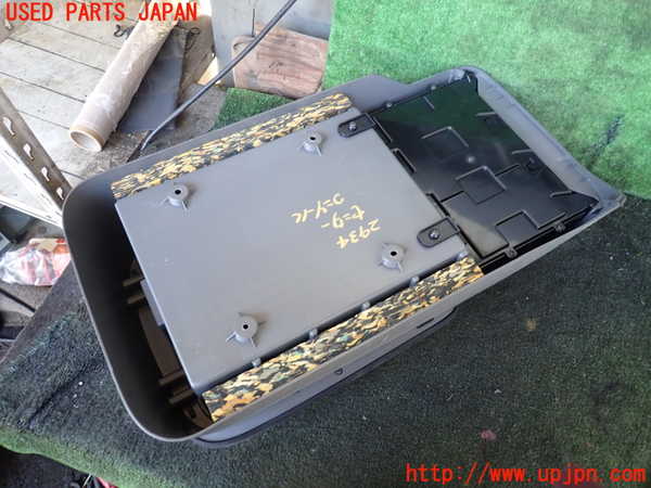 1UPJ-9229347540]NV350 キャラバン バン(VW2E26)センターコンソール 中古_5