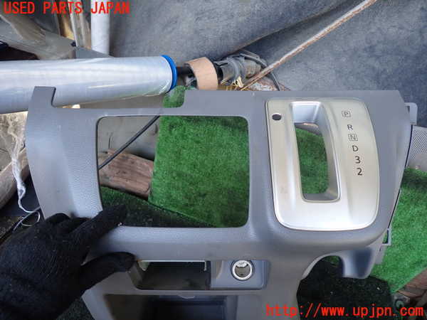 1UPJ-9229347549]NV350 キャラバン バン(VW2E26)コンソール 中古_2