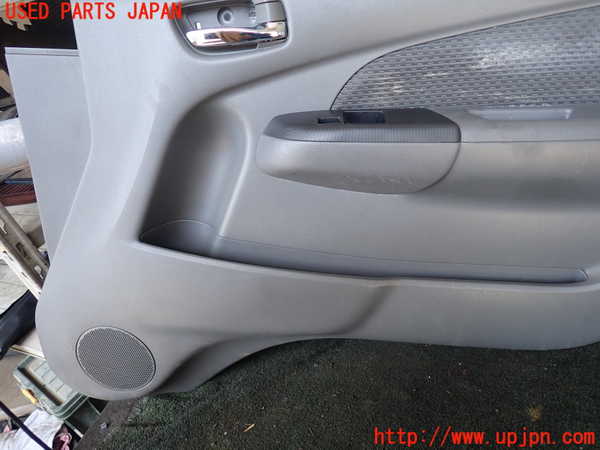 1UPJ-9229341234]NV350 キャラバン バン(VW2E26)右前ドア内張り 中古_3