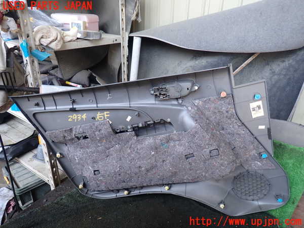 1UPJ-9229341234]NV350 キャラバン バン(VW2E26)右前ドア内張り 中古_4