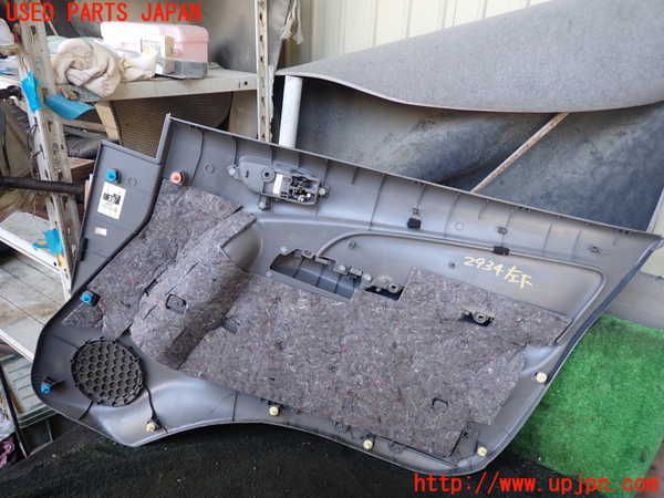 1UPJ-9229341264]NV350 キャラバン バン(VW2E26)左前ドア内張り 中古_4