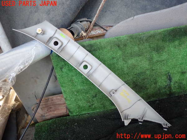 1UPJ-9229347655]NV350 キャラバン バン(VW2E26)右フロントピラートリム 中古_4