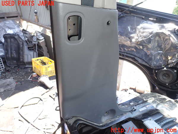 1UPJ-9229347670]NV350 キャラバン バン(VW2E26)左センターピラートリム 中古_3
